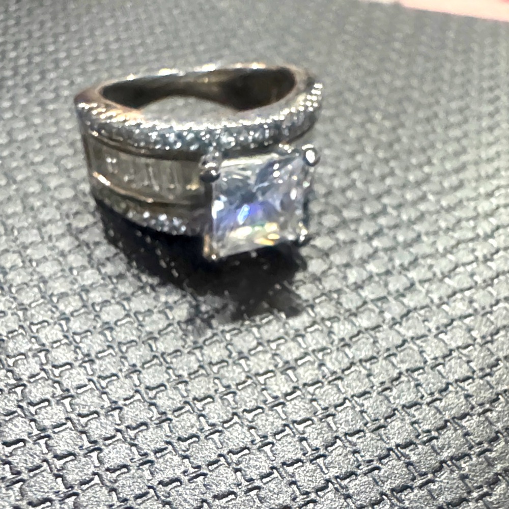 Elegant Silver Ring with Clear Stone with baguettes